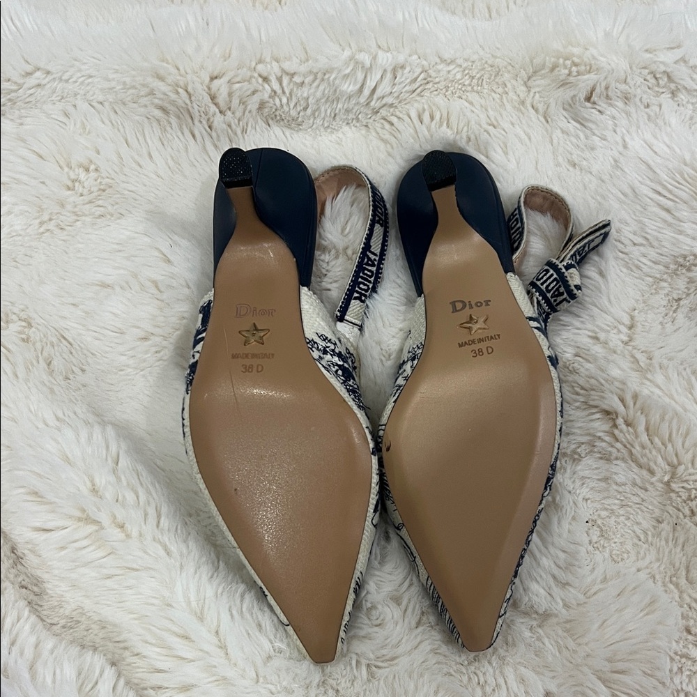 Dior Black and Cream Floral Slingback Heels - Picture 4 of 4